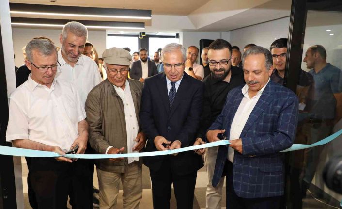 Talas’ta portre resim sergisi sanatseverlerle buluştu