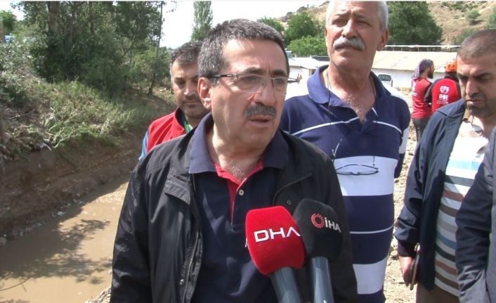 Tarım ve Orman Bakan Yardımcısı Pakdil’den Ankara’daki selle ilgili açıklama: “Bir vatandaşımızla ilgili arama çalışmaları sürüyor”