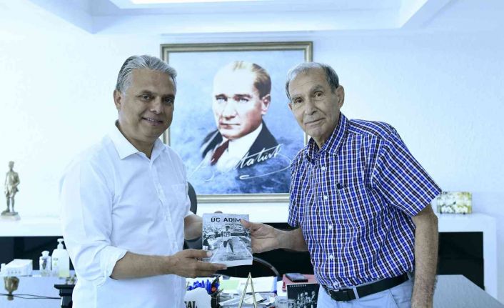 Üç adım atlamanın efsanesi anılarını kitaba döktü