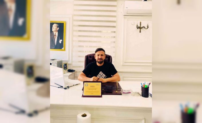 Uzman estetisyen Zübeyir Dalmış: “İlk olarak cilde uygun temizleyici ile bakıma başlanmalı”