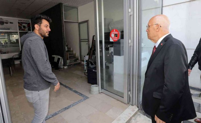 Yaşar, sel mağdurlarını ziyaret etti