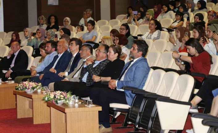 Yazar Mehmet Ercan, ‘1. Kapadokya Kültürel Miras Festivali’nde öğrencilerle bir araya  geldi
