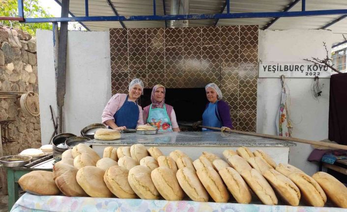 Yeşilburçlu kadınlar, kurdukları kooperatifle yöresel ürünlere değer katıyor