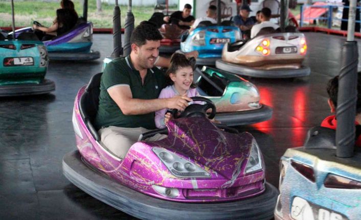 Yok böyle karne hediyesi, 200 bin çocuğa lunapark bileti hediye etti