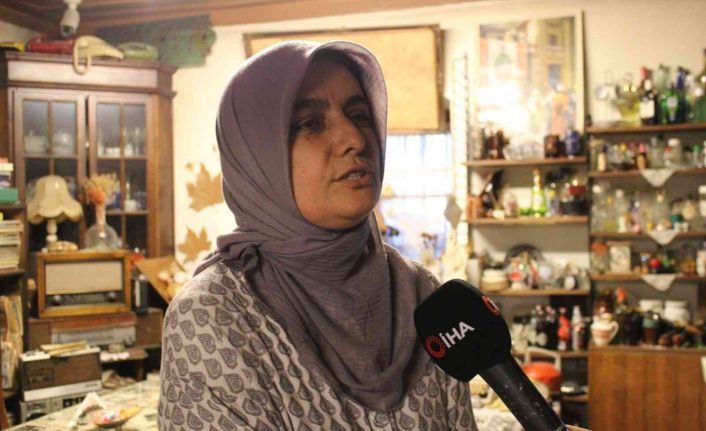 20 yıldır biriktirdiği eşyalarla eskici kafe açtı