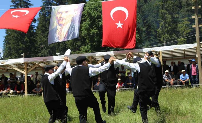 32. Çuruspil Yayla Şenlikleri renkli görüntülere sahne oldu