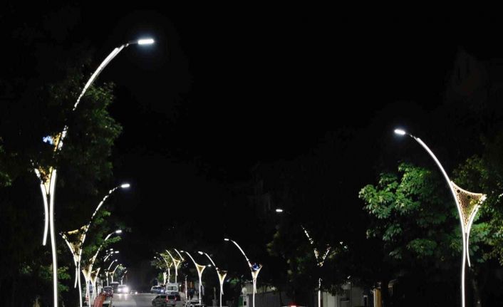 Akşemsettin Caddesi yeni görünümüne kavuştu