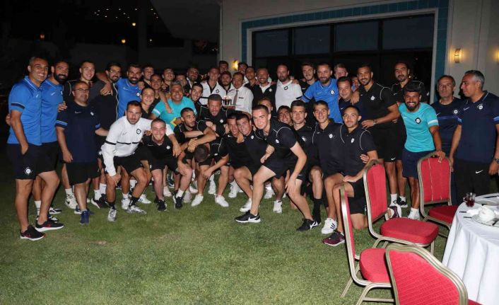 Altay, kamp yorgunluğunu barbekü partisi ile attı