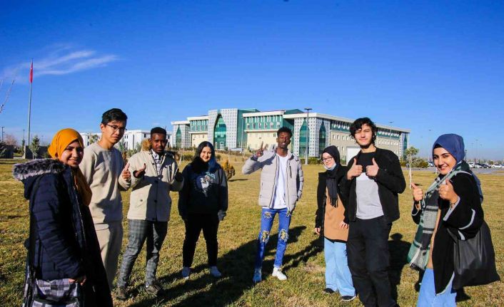 ASÜ bu yıl bin 433 uluslararası öğrenci kabul edecek