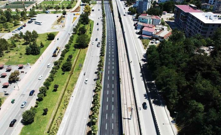 Atatürk Bulvarı hızla yenileniyor