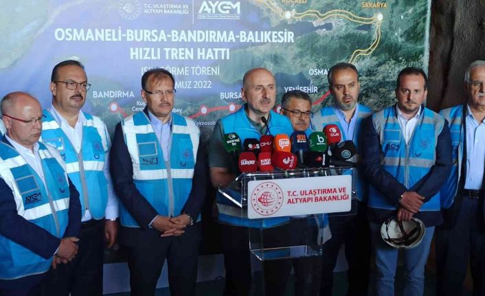 Bakanı Karaismailoğlu açıkladı: Ankara-Bursa ve Bursa-İstanbul arası 2 saat 15 dakika olacak