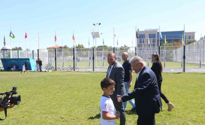 Başkan Büyükkılıç, Spor A.Ş. Yaz spor Okulları’nda miniklerle buluştu