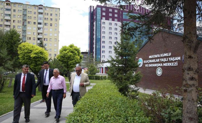 Başkan Büyükkılıç, ulu çınarların gönlünü aldı