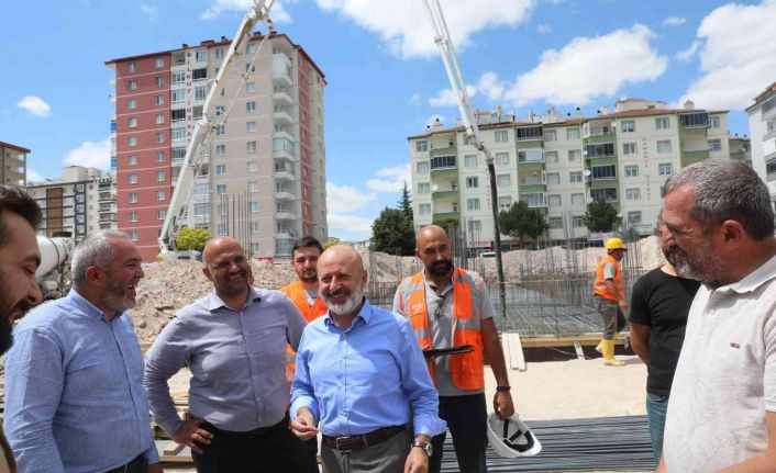 Başkan Çolakbayrakdar: “Mahallelerimiz, örnek ve marka yatırımlarla gelişip, büyüyor”