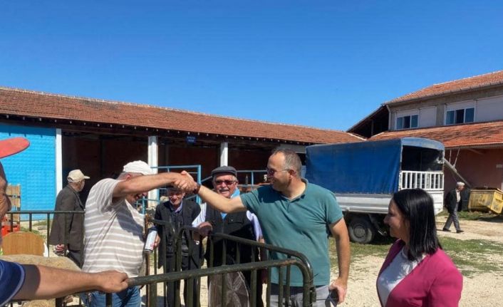 Başkan Tekin, kurban pazarında arabuluculuk yaptı