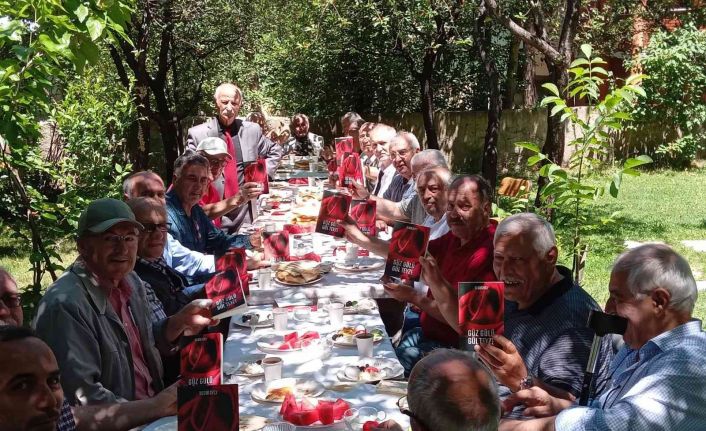 Bedir Avcı, kitabını dostlarıyla tanıttı