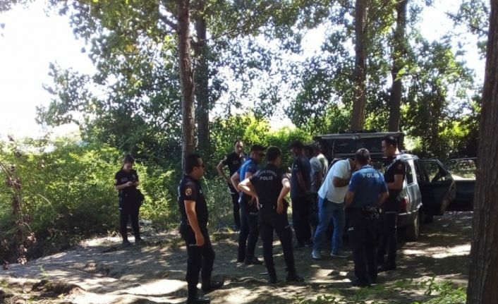 Beyaz masaya yapılan ihbar, korkuluk hırsızlarını suçüstü yakalattı