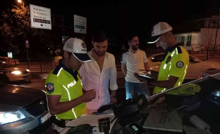 Beyoğlu’nda yapılan denetimde 37 bin 659 TL ceza uygulandı; 3 korsan taksi yakalandı