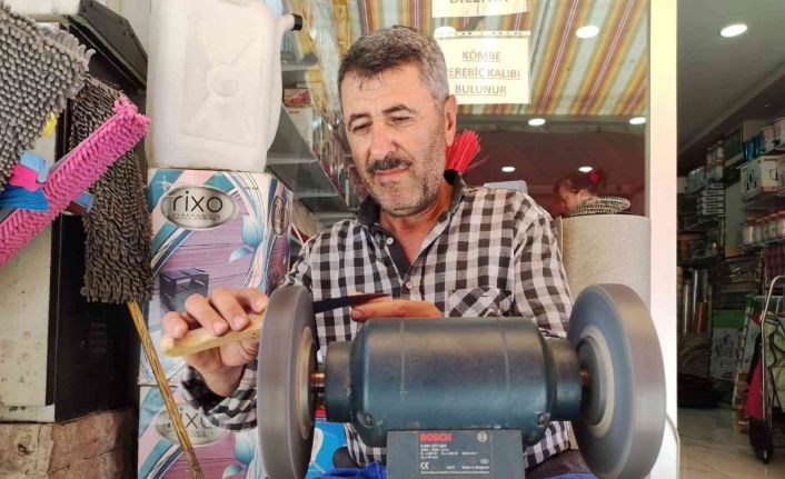 Bıçaklar kurbana hazırlanıyor