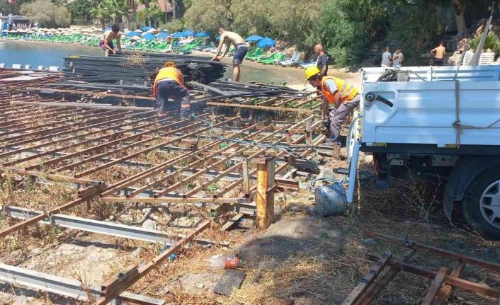 Bodrum’da kaçak iskelelerin kaldırılması sürüyor