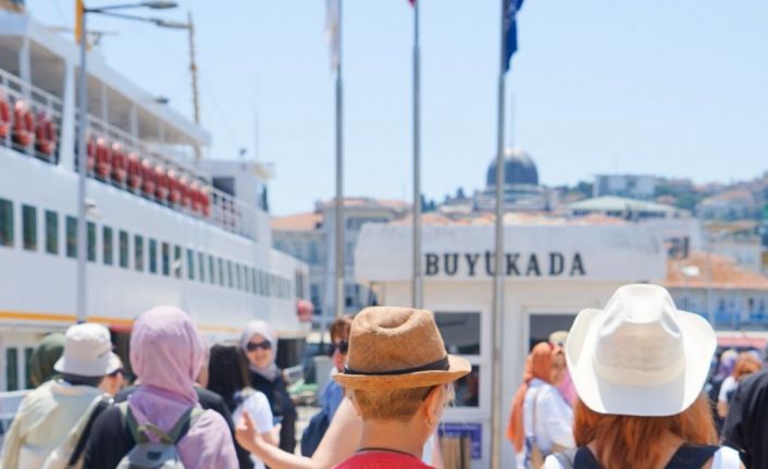 Büyükada’ya tur keyfi