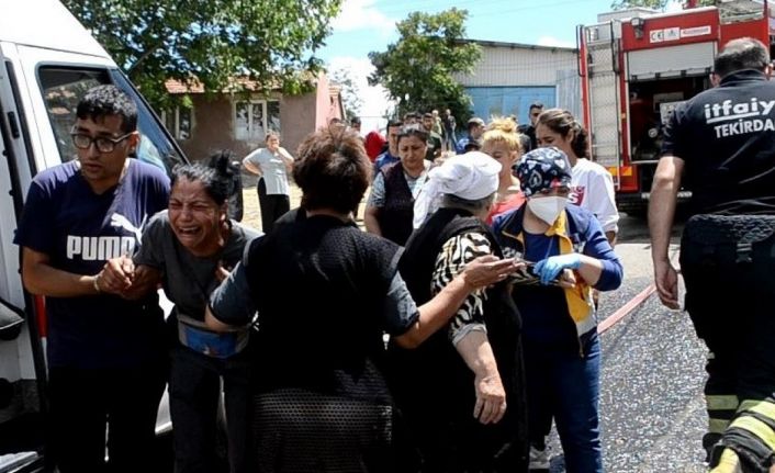 Çorlu’da acı olay: Yanan evlerine hüngür hüngür ağladılar
