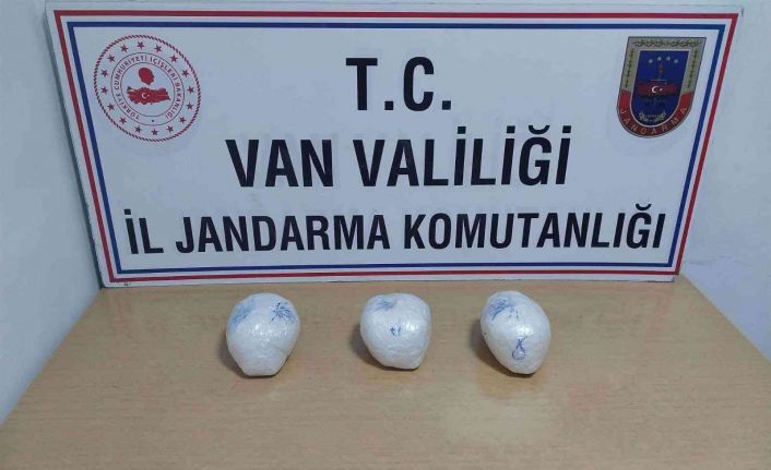 Dere yatağına atılan çantada 3 kilogram metamfetamin ele geçirildi