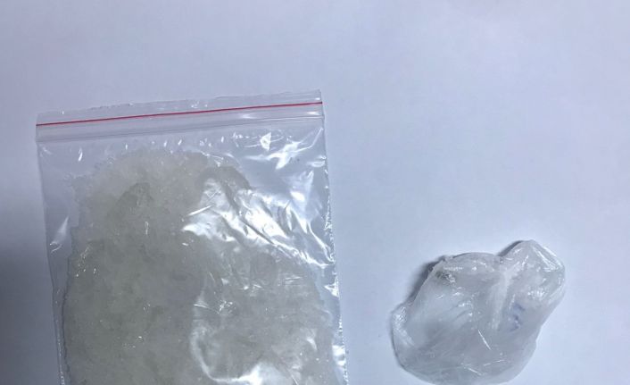 Devriye ekiplerin kovalamaca sonucu yakaladığı şahıstan uyuşturucu çıktı