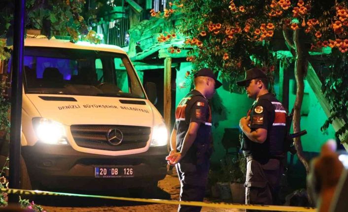 Eşi ve sevgilisini öldüren kocanın vurduğu anne de yaşama tutunamadı