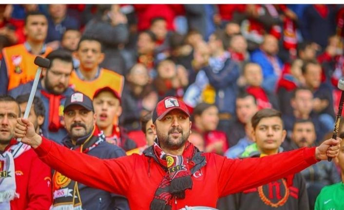 Eskişehirspor taraftarının Abdullah Avcı’ya tepkisi sürüyor