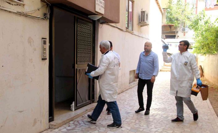 Evinde ölü bulundu, odasında pet şişe içinde ev yapımı alkol bulundu