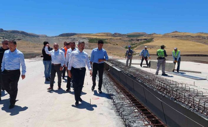 Kahta-Nissibi yolu yıl sonunda hizmete giriyor