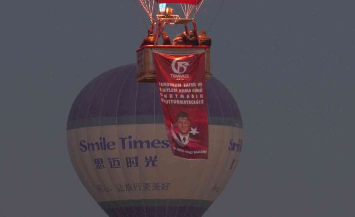 Kapadokya’da balonlar 15 Temmuz Demokrasi ve Milli Birlik Günü için havalandı