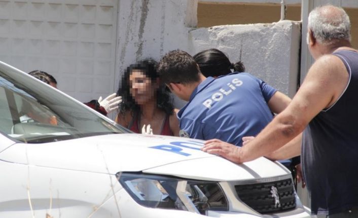 Karısının aldattığını düşündüğü için rehin almış