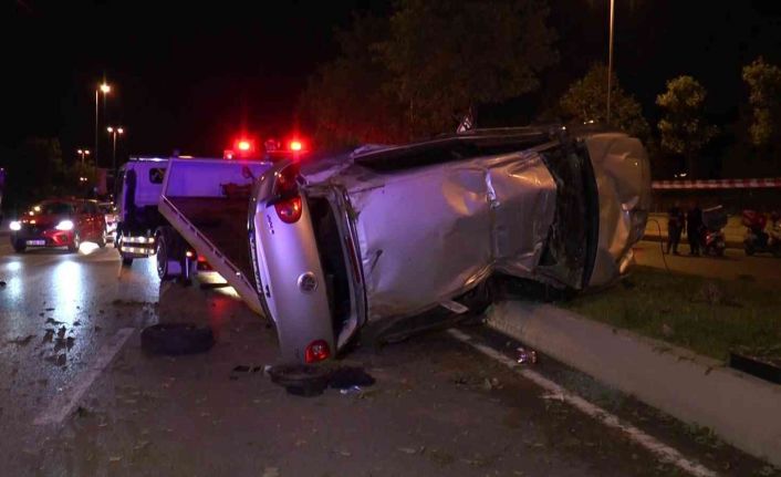 Kartal’da kontrolden çıkan otomobil ağaca çarparak takla attı: 1’i ağır 2 yaralı