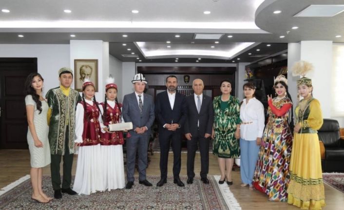 Kazakistan, Kırgızistan ve Özbekistan sanat toplulukları Başkan Şerifoğulları ile bir araya geldi