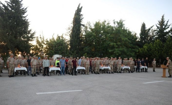 Kilis’te tayini çıkan jandarma personeline veda töreni