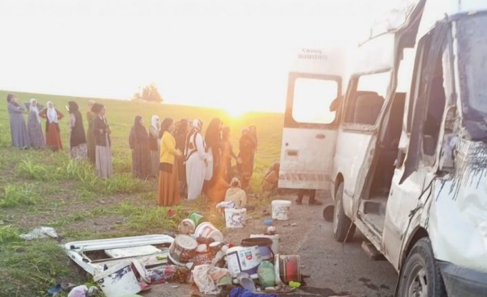 Mardin’de tarım işçilerini taşıyan araç kaza yaptı: 2 ölü, 17 yaralı