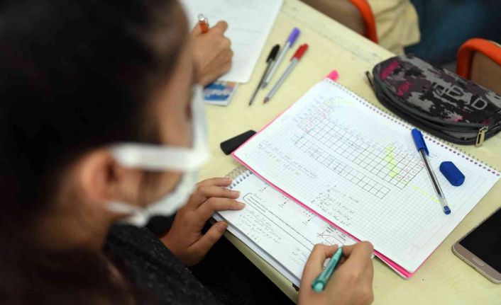 Mersin’de kurs merkezlerindeki 151 öğrenci YKS’de ilk 50 bine girdi