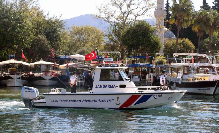 Muğla jandarması havadan İHA destekli 9 bin 151 personelle bayram nöbetinde