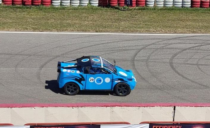 Muğla’nın elektrikli araçları körfez pistinde yarıştı