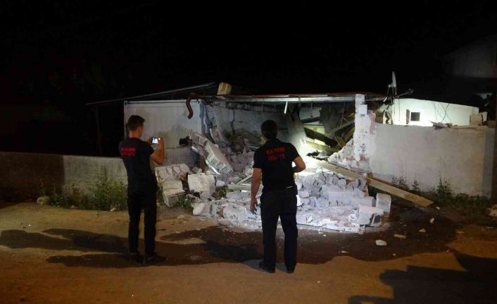 Mutfak tüpü bomba gibi patladı: 2 yaralı