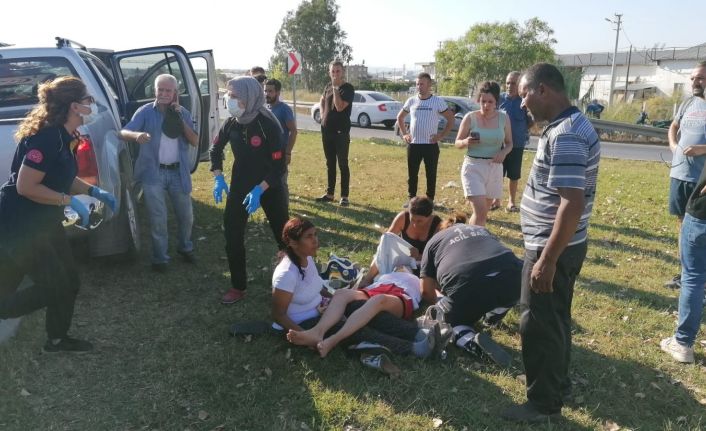 Otel çalışanlarını taşıyan servis kamyonetle çarpıştı: 8 yaralı