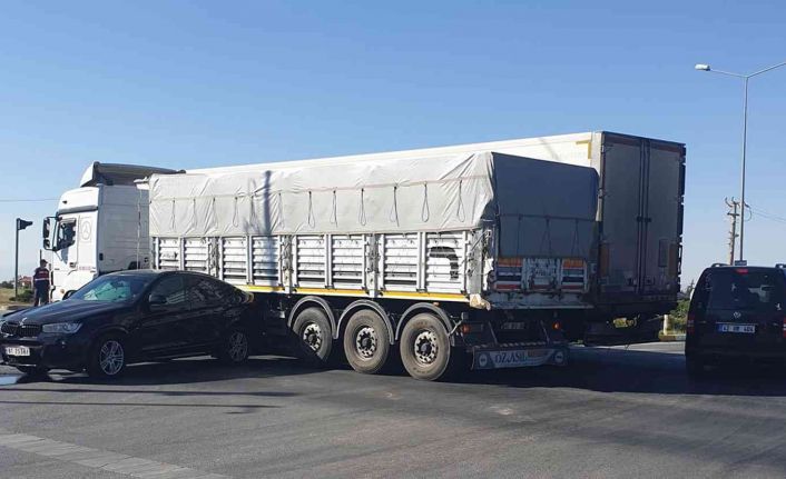 Otomobil ile tır çarpıştı: 1 yaralı