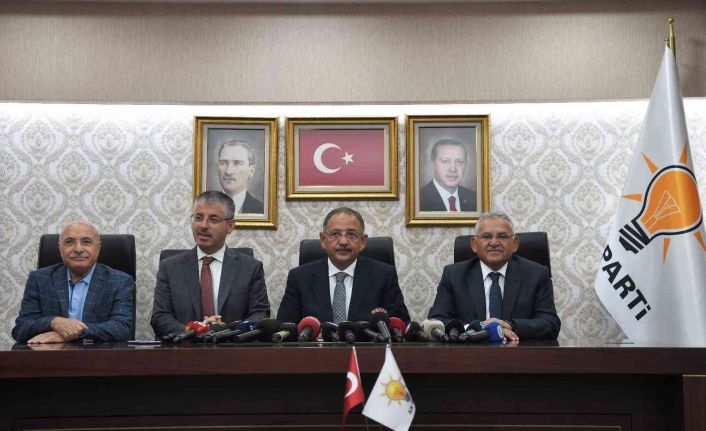 Özhaseki: "Kayserililer, Memduh Bey ve ilçe belediye başkanlarımızı hep iş başında gördü"