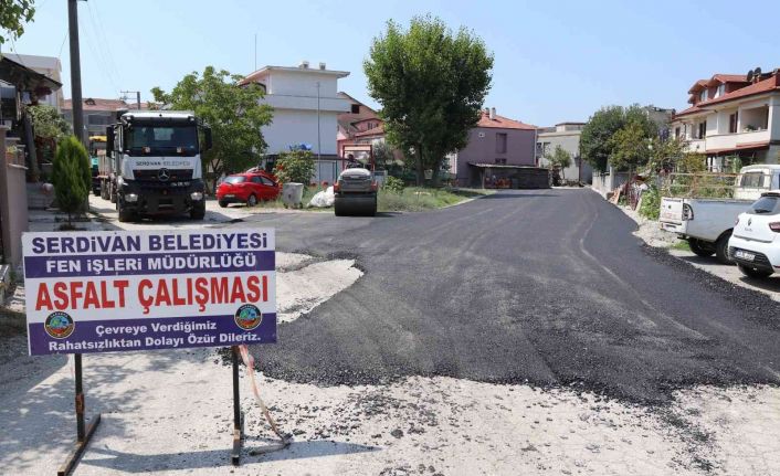 Serdivan’da asfalt çalışmaları devam ediyor