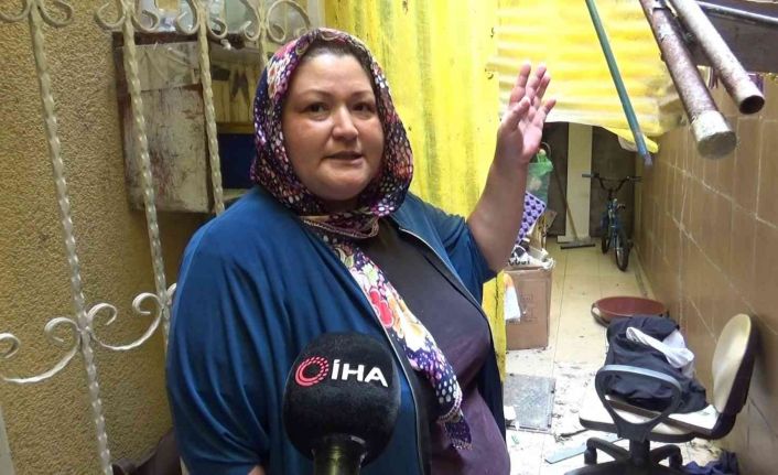 Sultangazi’de polisten kaçarken 10 metreden evin bahçesine düştüler