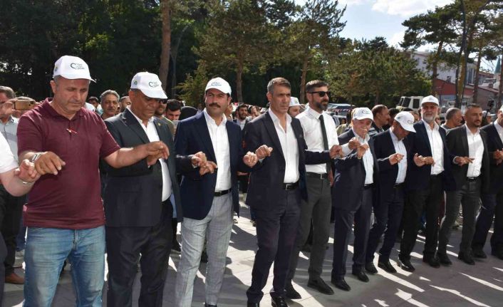 “Tatvan Doğu Anadolu Fuarı Kültür ve Sanat Festivali” kortej yürüyüşüyle başladı