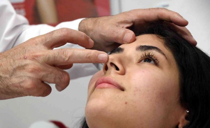 Ünlü estetik uzmanı uyardı: “Gereksiz yere daha güzel olma arzusuyla yapılan ameliyatlar ciddi sıkıntılara yol açar”