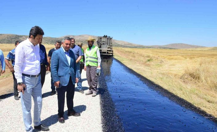 Vali Buhara Yol Yapım Çalışmalarını İnceledi